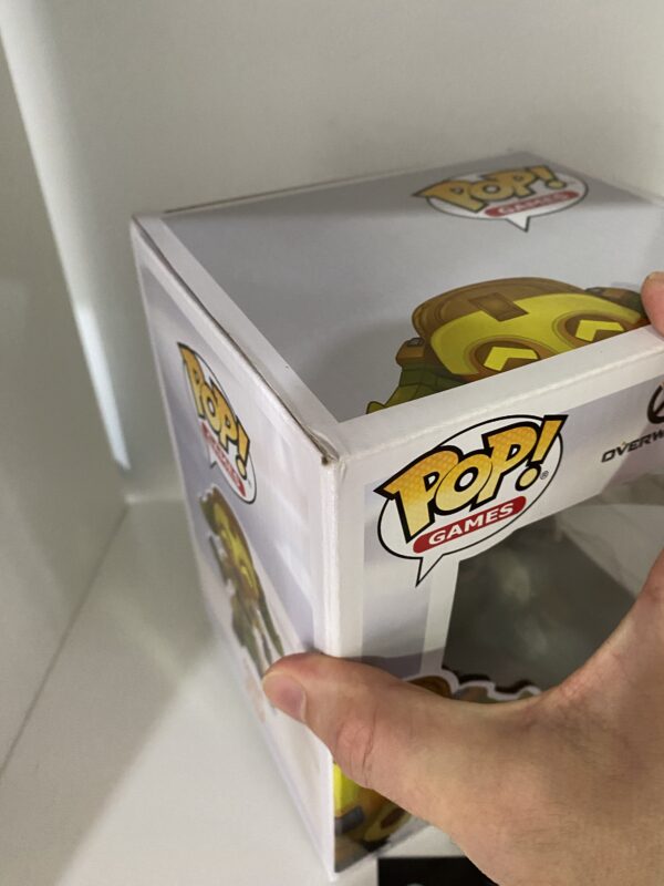 Funko POP Orisa 352 overwatch *caja con mínimo desgaste* - Imagen 3