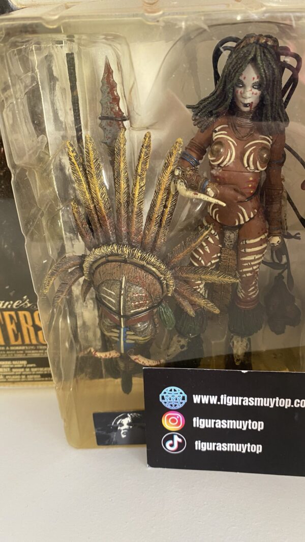 McFarlane Monsters VOODOO QUEEN  versión exclusiva BLOODY - Imagen 2